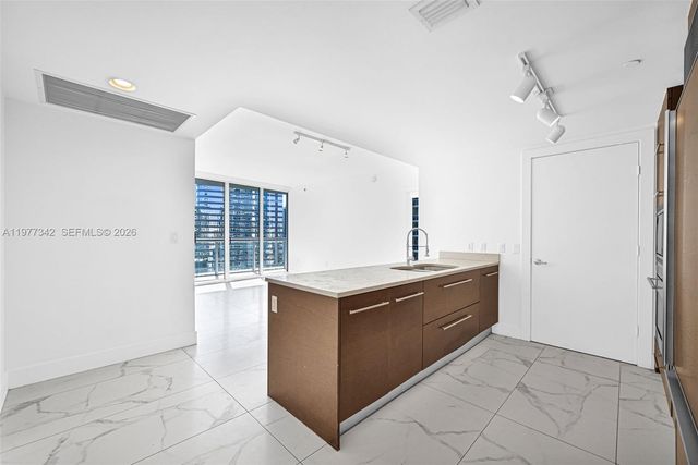475 Brickell Ave 3113, Miami, FL 33131