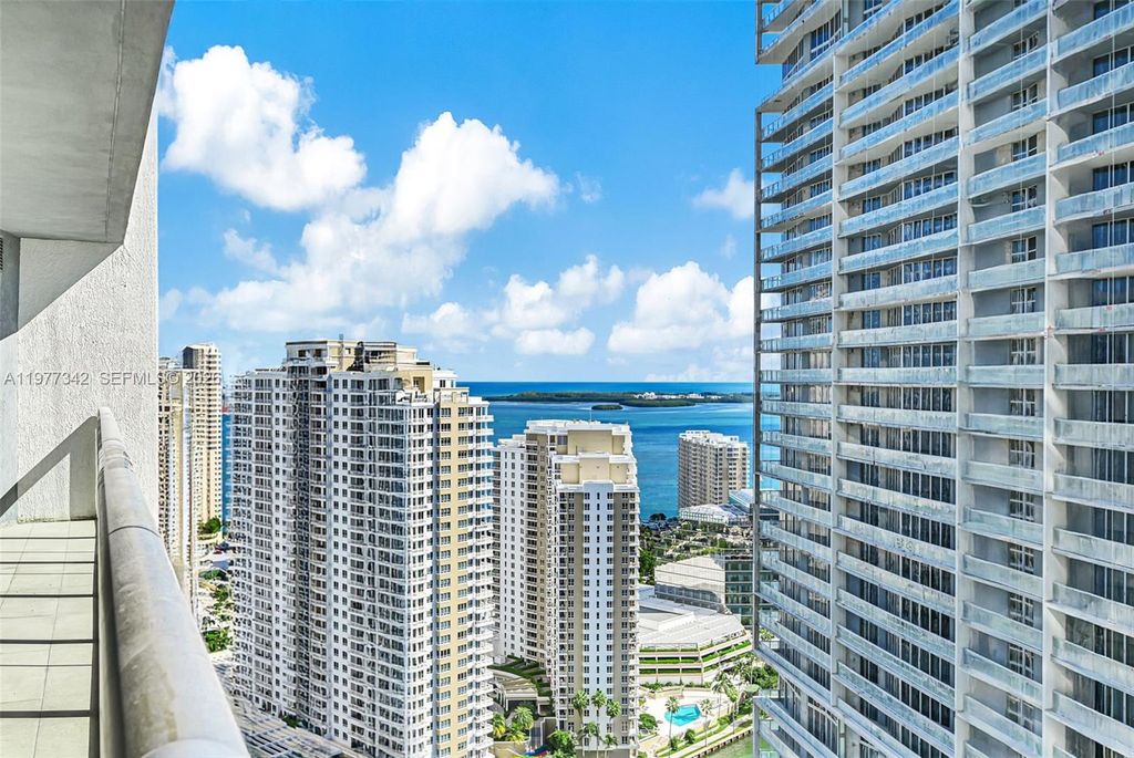 475 Brickell Ave 3113, Miami, FL 33131