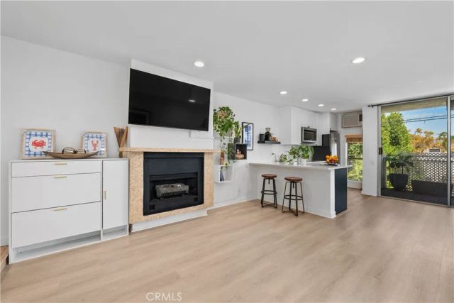 6151 Orange Street 308, Los Angeles, CA 90048