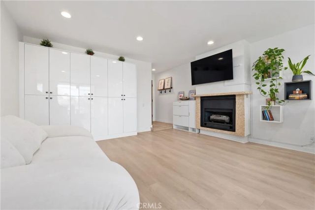 6151 Orange Street 308, Los Angeles, CA 90048