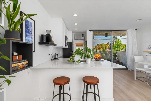 6151 Orange Street 308, Los Angeles, CA 90048