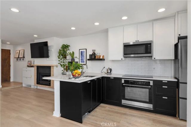 6151 Orange Street 308, Los Angeles, CA 90048