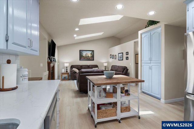 2577 Ptarmigan St NW, Salem, OR 97304