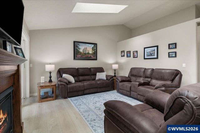 2577 Ptarmigan St NW, Salem, OR 97304