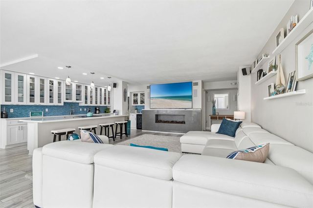 644 ISLAND WAY 603, Clearwater Beach, FL 33767
