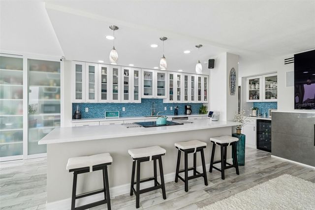 644 ISLAND WAY 603, Clearwater Beach, FL 33767