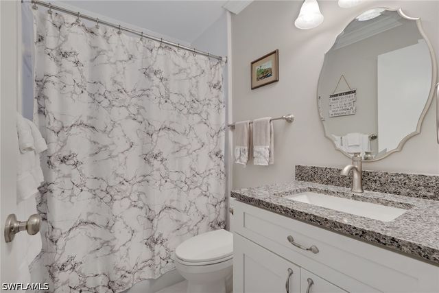 175 Crown DR 8, Naples, FL 34110