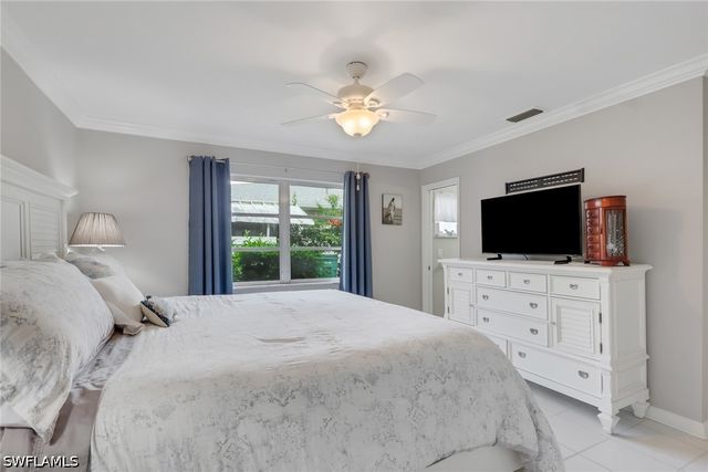 175 Crown DR 8, Naples, FL 34110