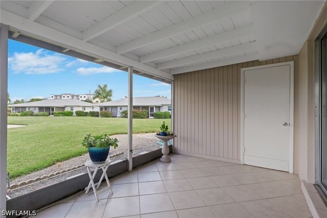 175 Crown DR 8, Naples, FL 34110