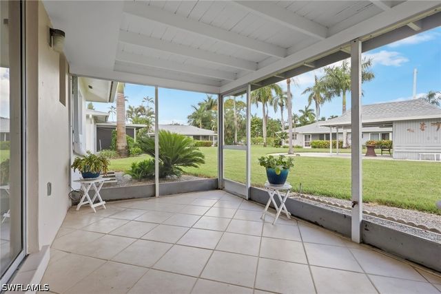 175 Crown DR 8, Naples, FL 34110