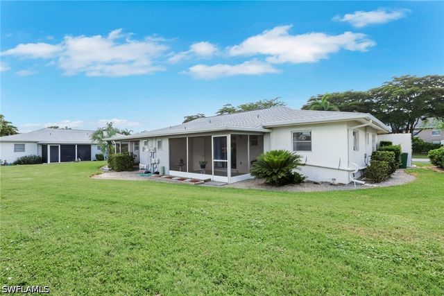 175 Crown DR 8, Naples, FL 34110