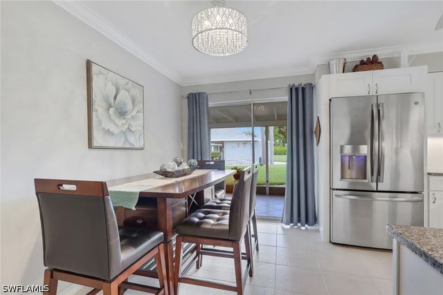 175 Crown DR 8, Naples, FL 34110