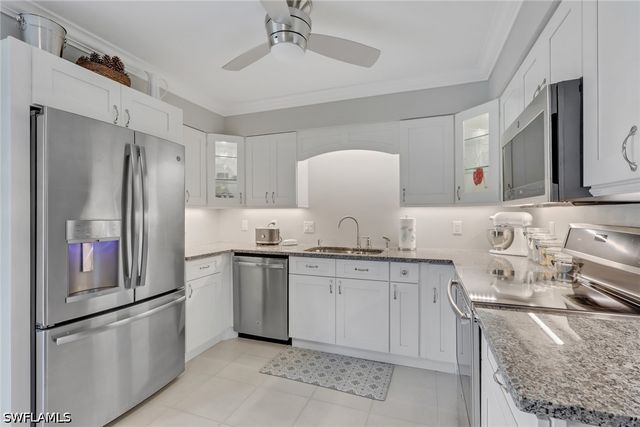 175 Crown DR 8, Naples, FL 34110