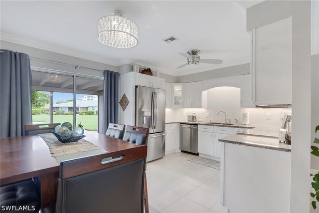 175 Crown DR 8, Naples, FL 34110