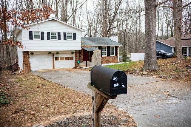 917 Chartley Drive SW, Lilburn, GA 30047