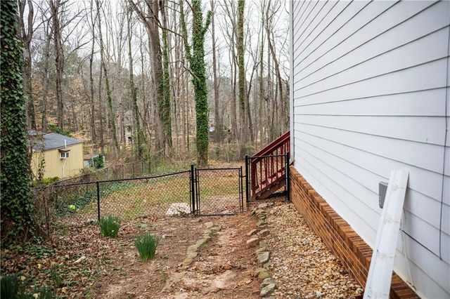917 Chartley Drive SW, Lilburn, GA 30047