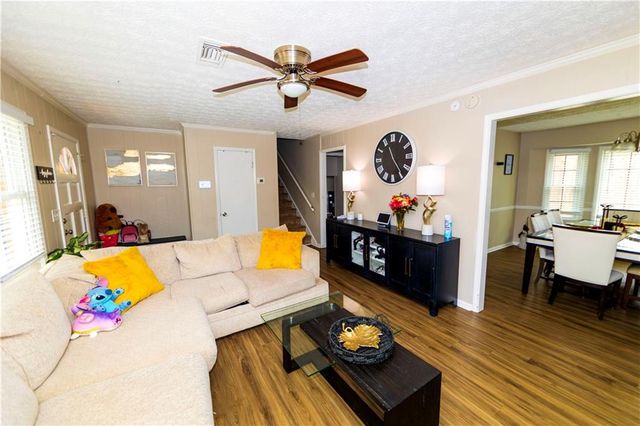 917 Chartley Drive SW, Lilburn, GA 30047
