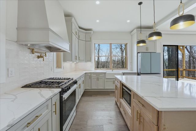 799 Summit Oaks Court, Nashville, TN 37221