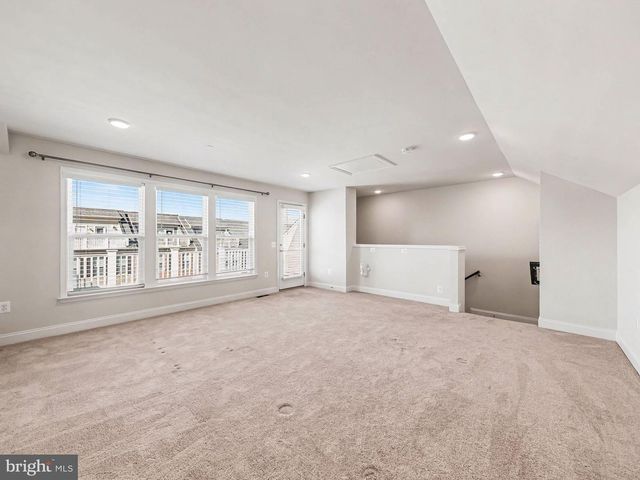 1900 GREENBRIAR HALL RD, Dumfries, VA 22026