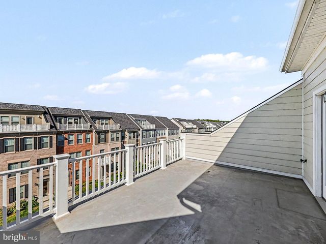 1900 GREENBRIAR HALL RD, Dumfries, VA 22026