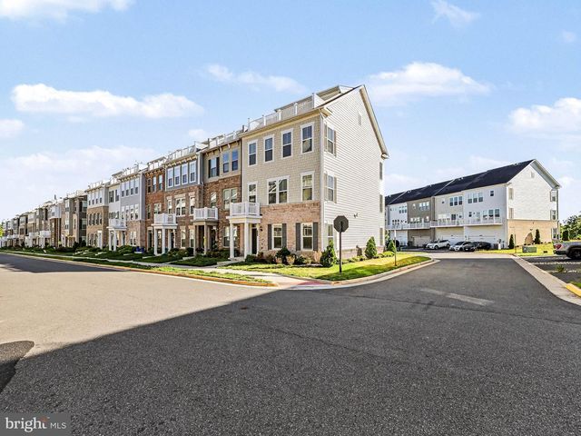 1900 GREENBRIAR HALL RD, Dumfries, VA 22026
