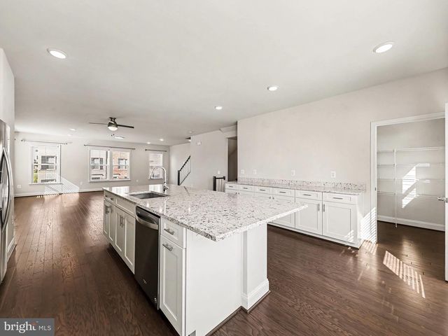 1900 GREENBRIAR HALL RD, Dumfries, VA 22026