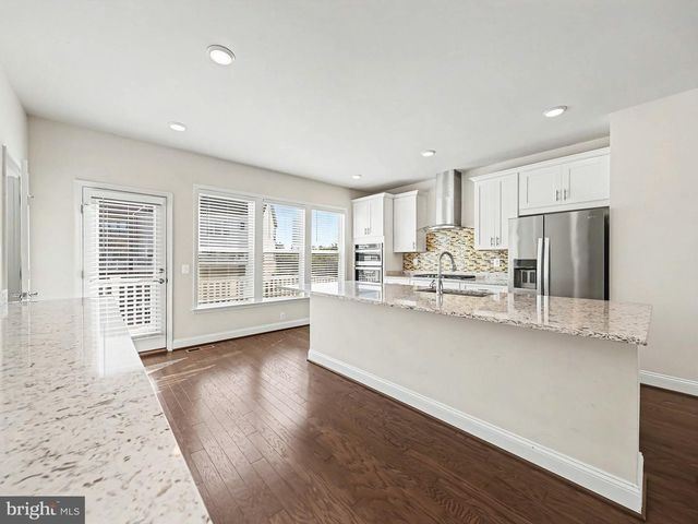 1900 GREENBRIAR HALL RD, Dumfries, VA 22026