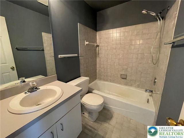 1324 Discus Circle, Whitehall Twp, PA 18052