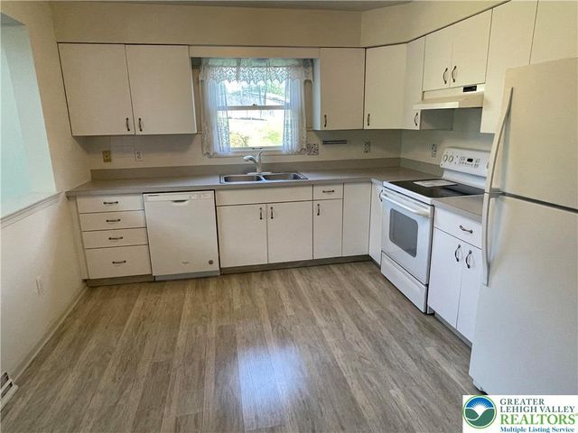 1324 Discus Circle, Whitehall Twp, PA 18052