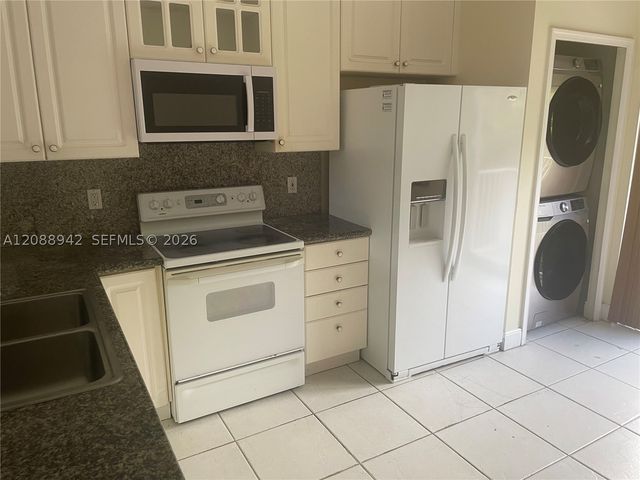 2447 NE 14th St 510, Pompano Beach, FL 33062