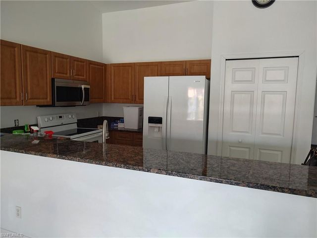 8521 Oakshade CIR # 421, Fort Myers, FL 33919