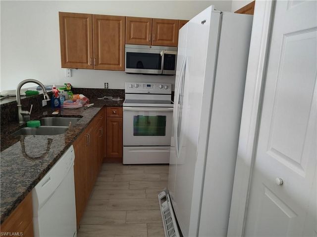 8521 Oakshade CIR # 421, Fort Myers, FL 33919