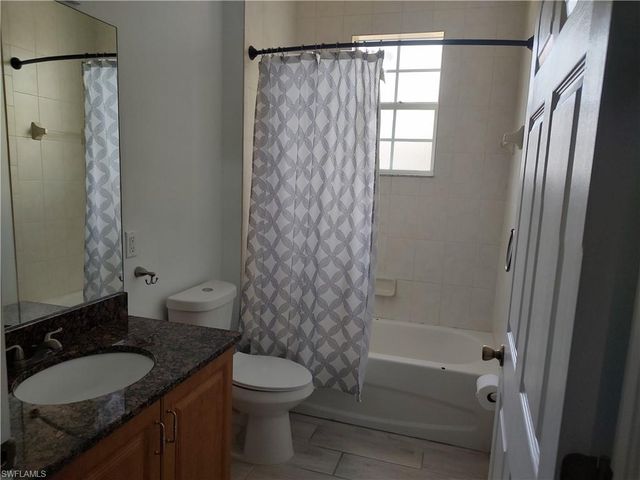 8521 Oakshade CIR # 421, Fort Myers, FL 33919