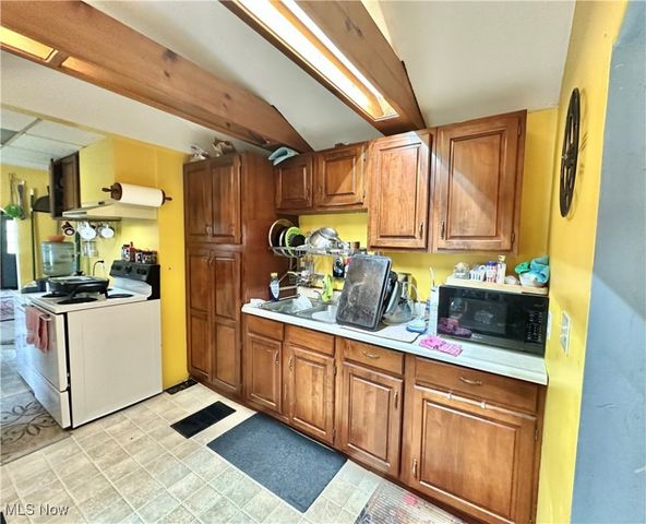 8026 Elm Street, Garrettsville, OH 44231