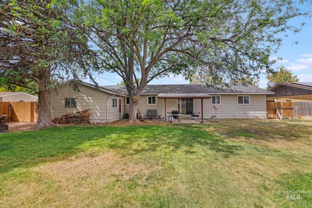 679 Crestview Dr, Twin Falls, ID 83301