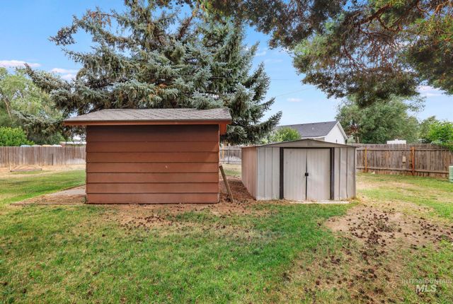 679 Crestview Dr, Twin Falls, ID 83301