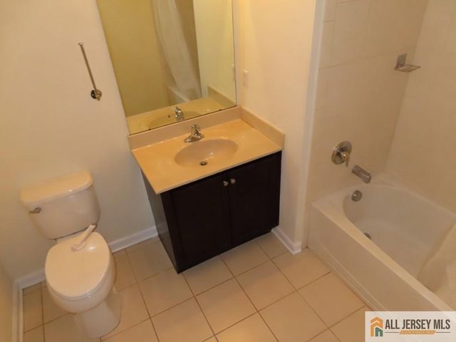 423 Micali Way 423, South Plainfield, NJ 07080