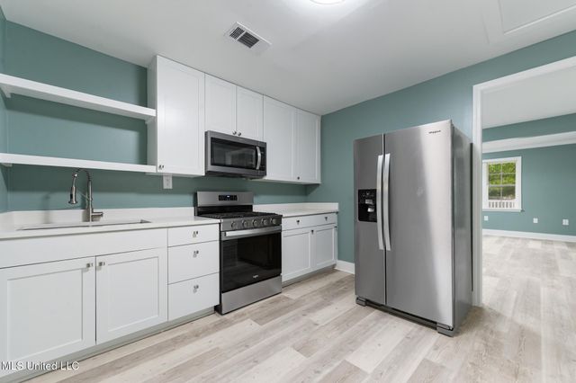 1091 Frank P Corso Street, Biloxi, MS 39530