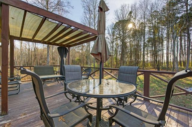 336 Dixie Court, Mount Airy, GA 30563