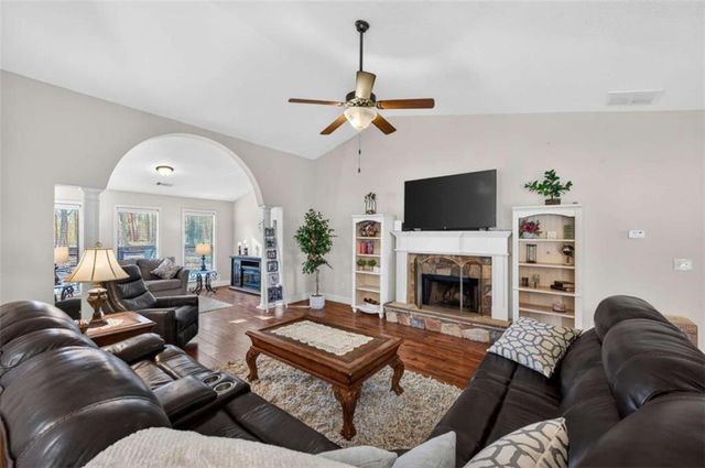 336 Dixie Court, Mount Airy, GA 30563