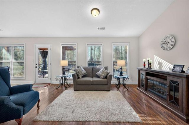 336 Dixie Court, Mount Airy, GA 30563