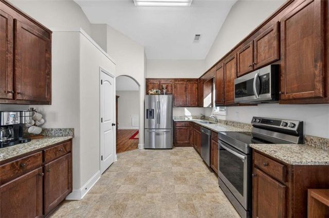 336 Dixie Court, Mount Airy, GA 30563