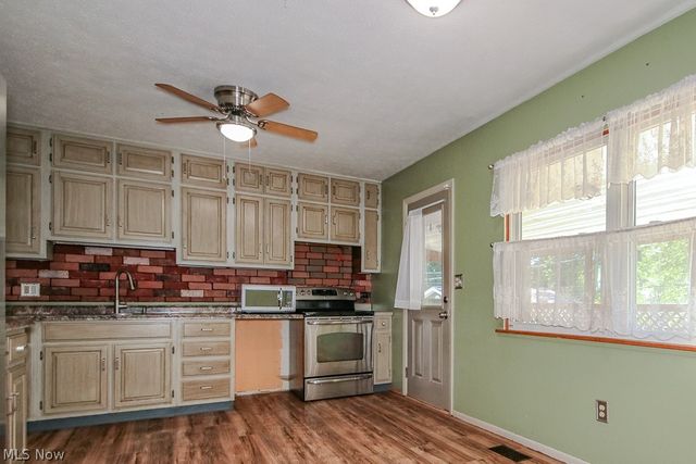 1754 Benjamin Road, Madison, OH 44057