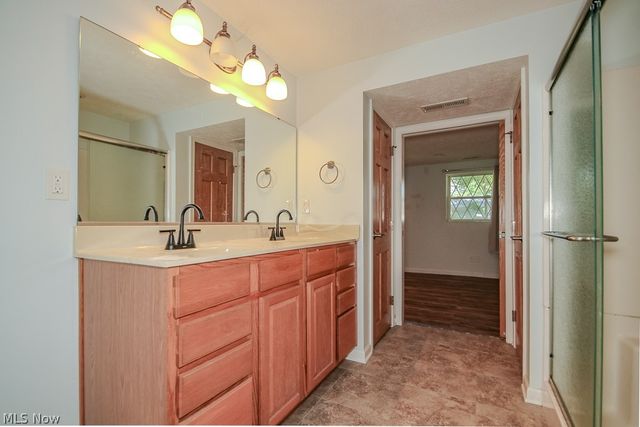 1754 Benjamin Road, Madison, OH 44057