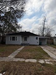 2125 Ives Street, Beaumont, TX 77703