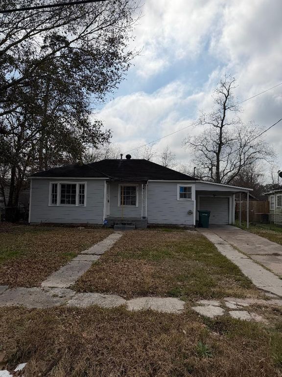 2125 Ives Street, Beaumont, TX 77703