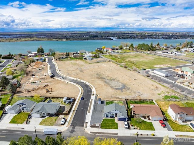 527 S Dorsing Street, Moses Lake, WA 98837