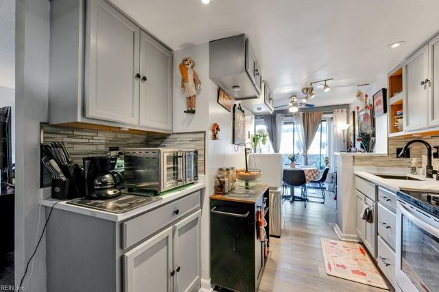 411 Nottinghill PARK, Virginia Beach, VA 23452