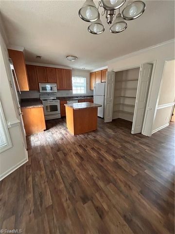 4902 Heritage Woods Court, Greensboro, NC 27407