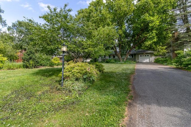 148 S Skyline Drive, Mankato, MN 56001